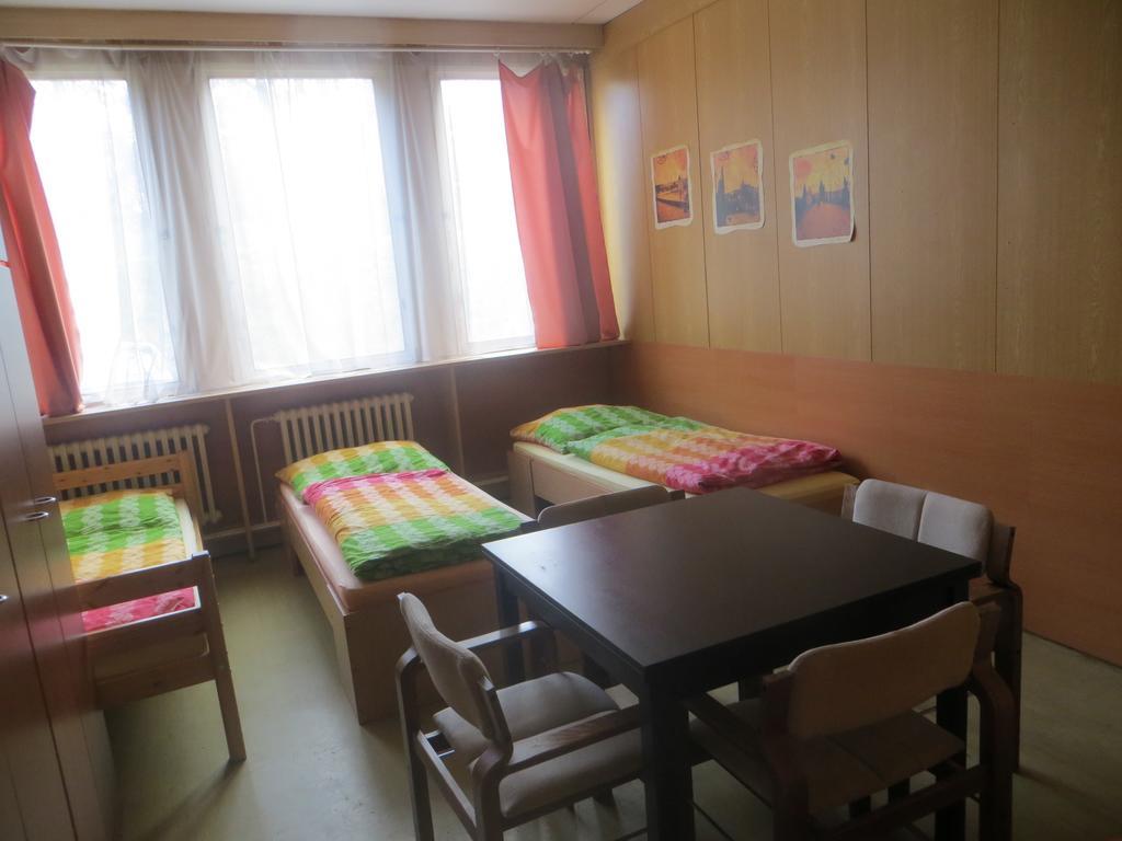 Hostel Monty ริชานี ภายนอก รูปภาพ